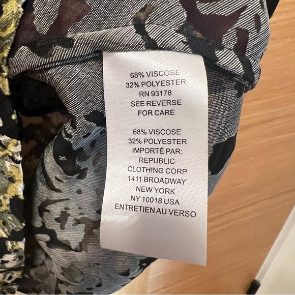 TAHARI Women's Top | Olive Green | Abstract Print Short Sleeve | NWT Size SM - Picture 14 of 15